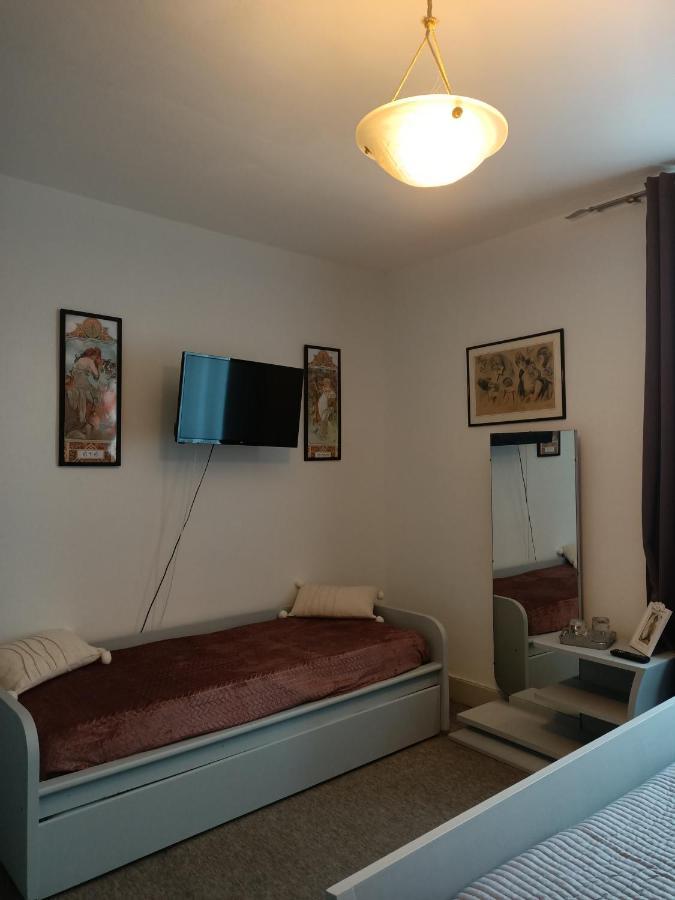 La Morgiane Bed & Breakfast Saint-Germain-les-Vergnes Bagian luar foto